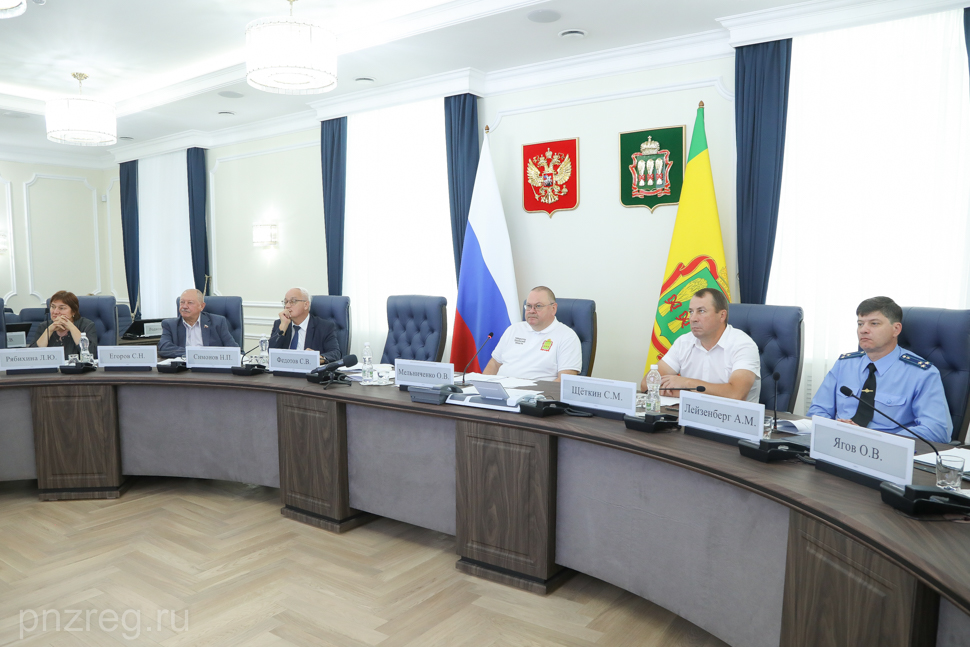 По поручению Олега Мельниченко начнут готовить кадры для промышленных предприятий