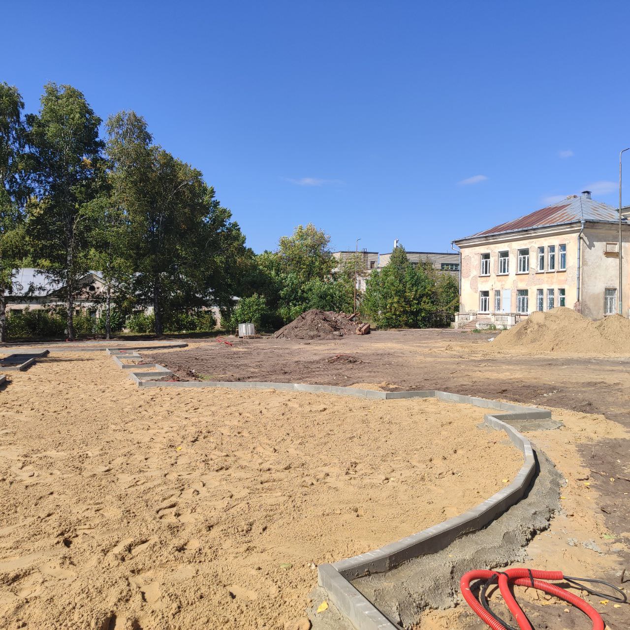 В Сердобске обновление сквера Семья завершено на 30 процентов