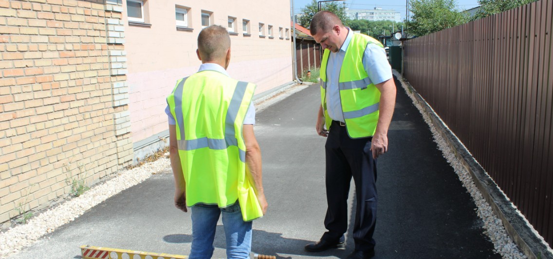 В Пензе общественники проверили качество ремонта дороги на улице Ставропольской