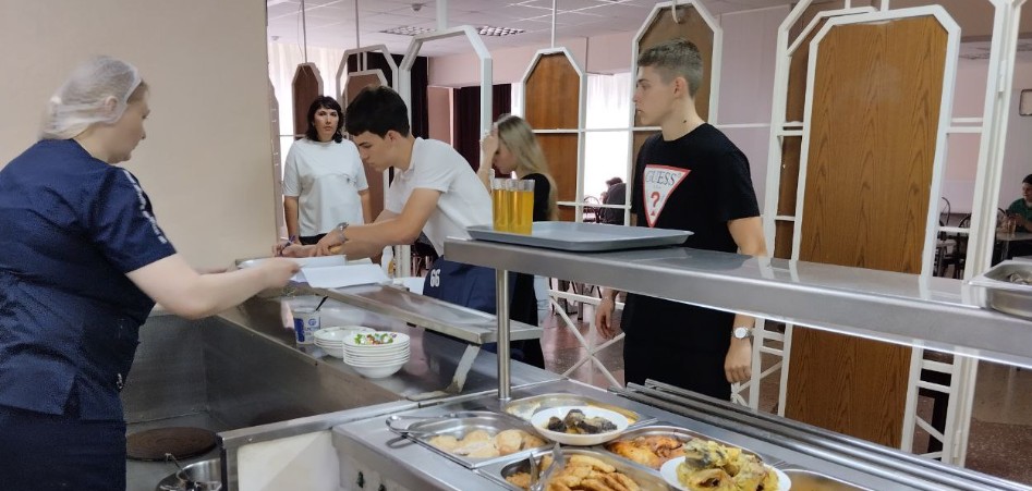 В пензенском колледже выявили нарушения в организации питания студентов