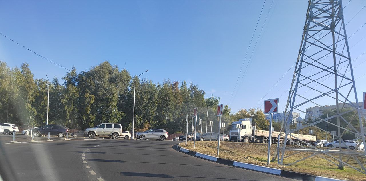 В Пензе водители просят поставить стенд с правилами движения по новому кольцу Антонова-Измайлова