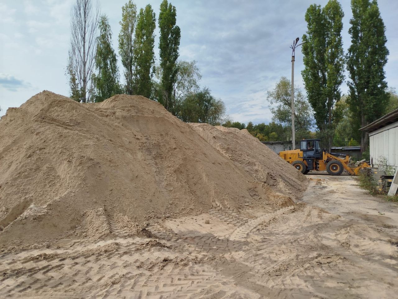 Сердобск готовится к зиме: заготавливают реагенты и ремонтируют технику