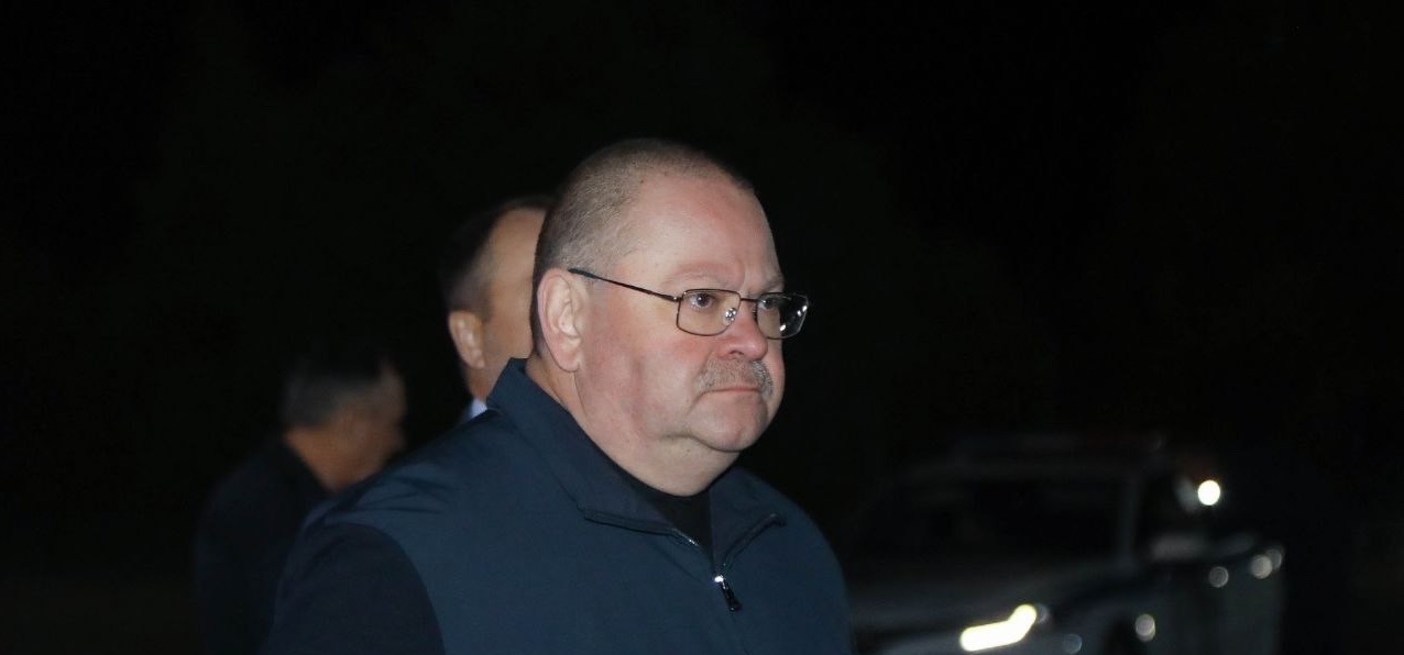 Олег Мельниченко встретил в аэропорту делегацию Комитета Совета Федерации