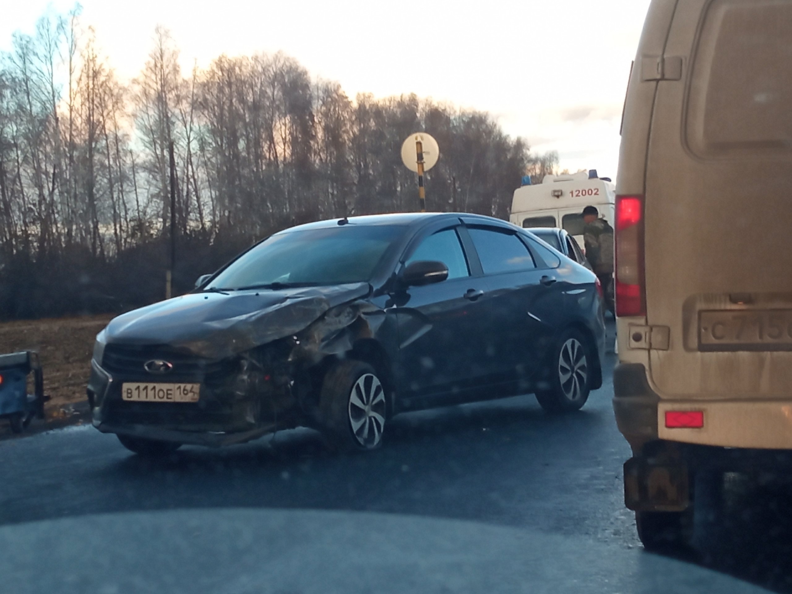 В Колышлейском районе столкнулись легковушка и грузовик, образовалась пробка
