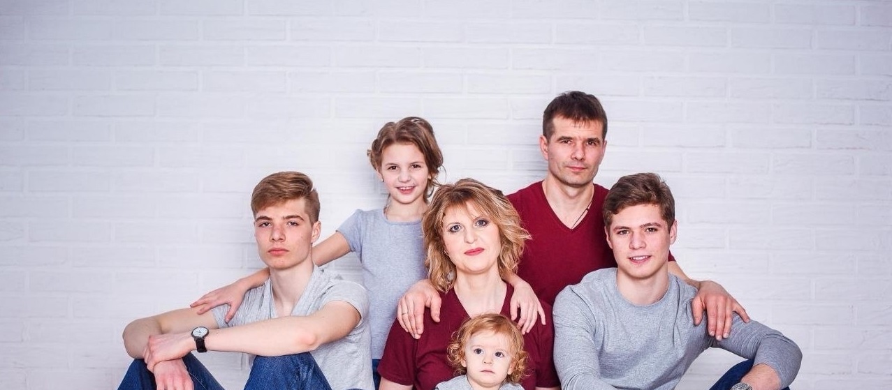 Многодетная семья из Пензы получила медаль ордена «Родительская слава»