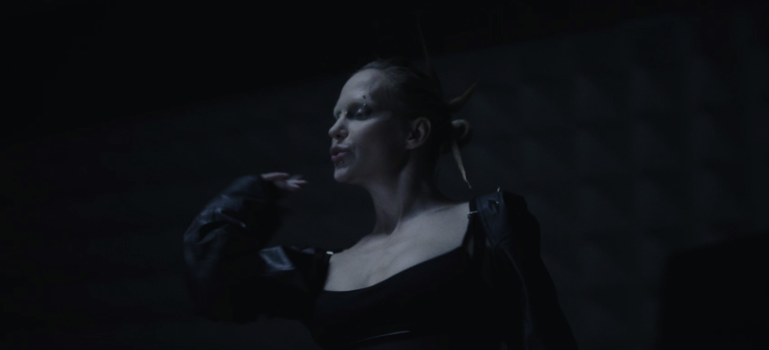 Глюкоза попала в новый скандал с наркотиками и теряет новогодние заказы