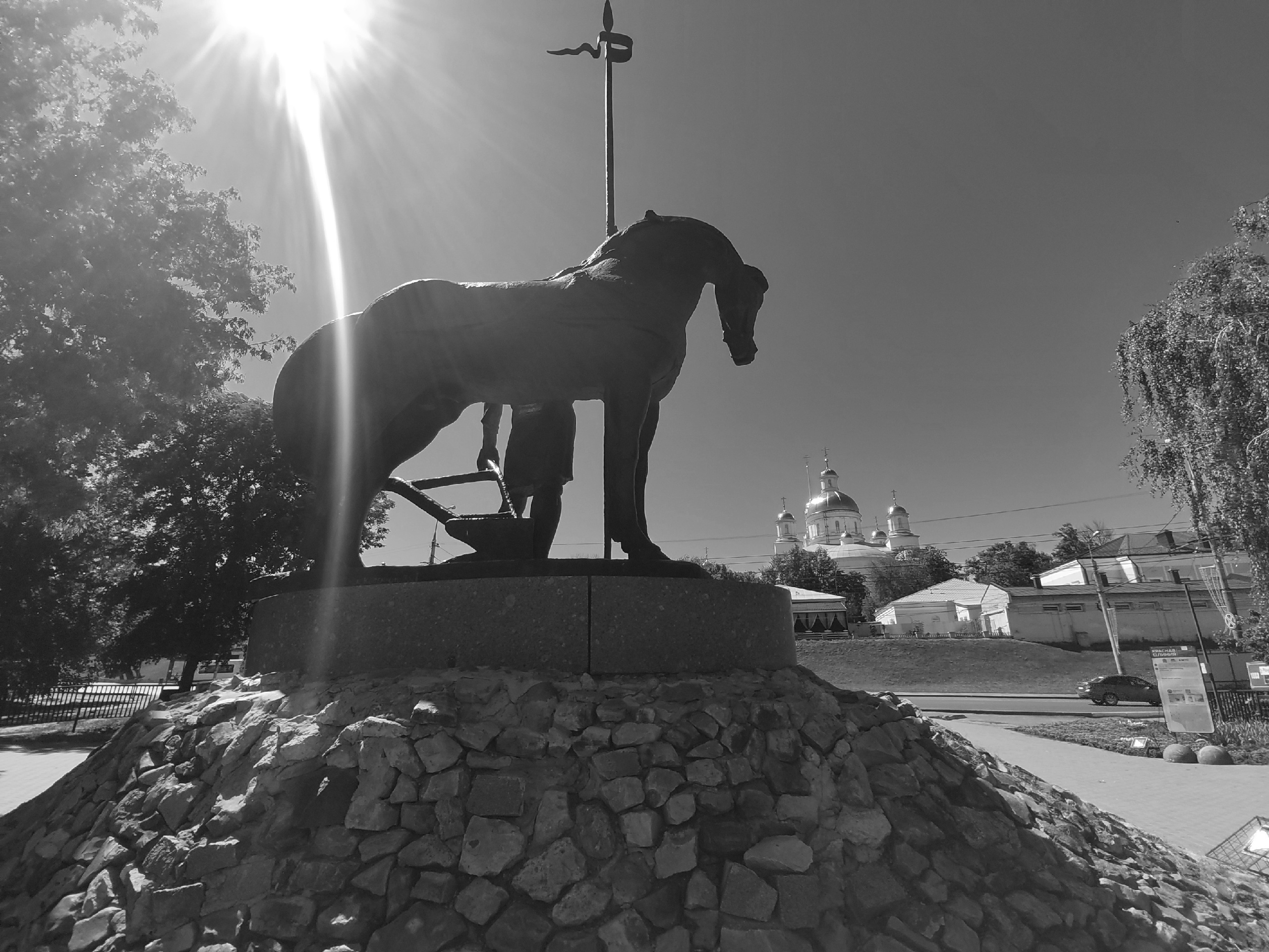 В Пензе до конца ноября обновят территорию у памятника Первопоселенец