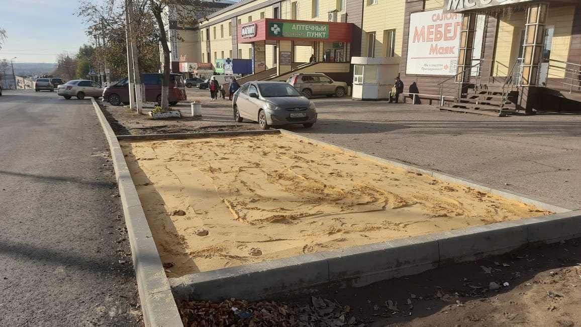 В Сердобске начали обустраивать новые остановочные павильоны