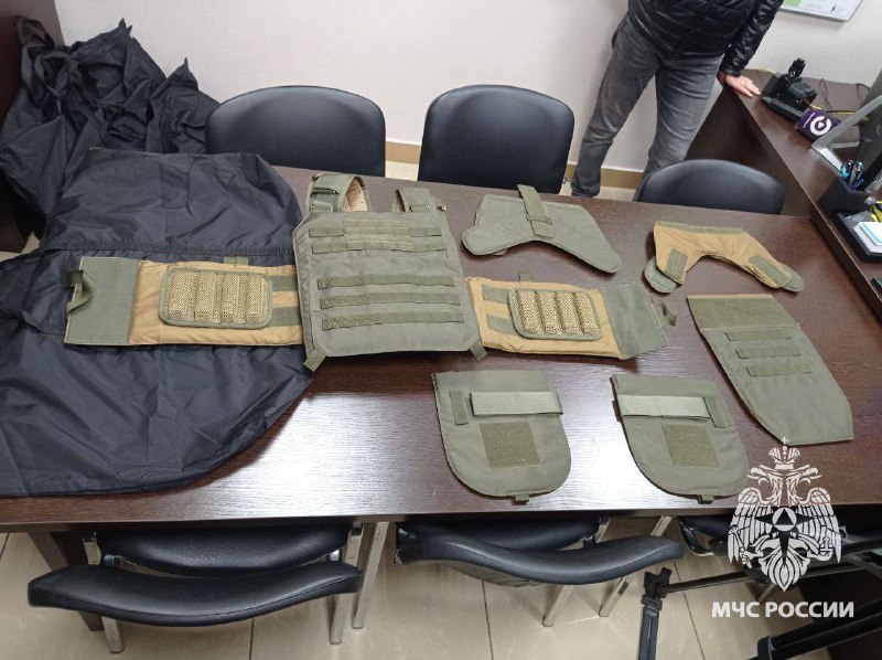 Пензенские сотрудники МЧС получили 10 бронежилетов