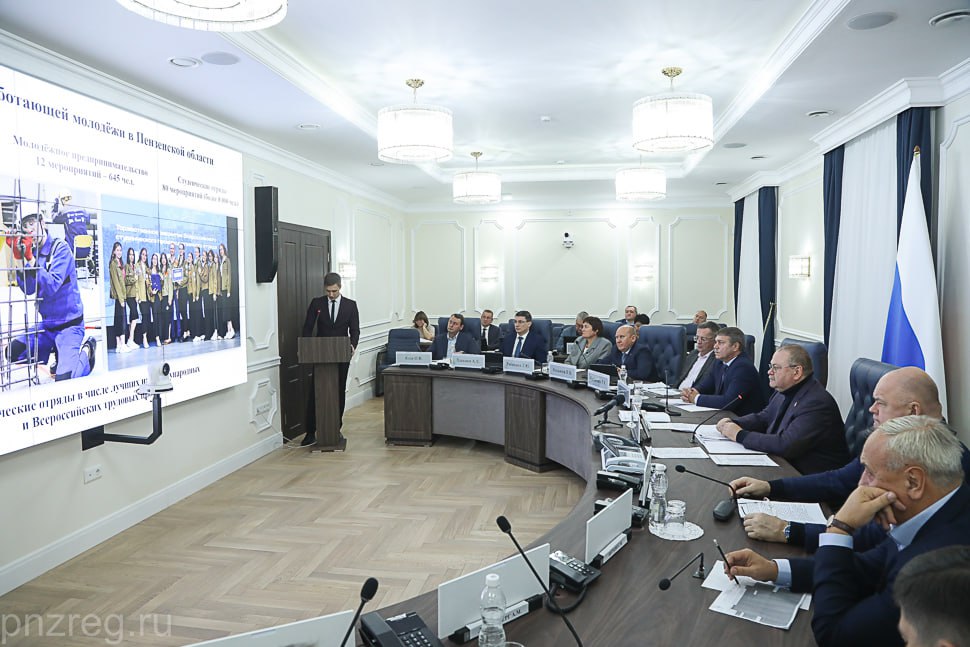 Олег Мельниченко предложил увеличить выплаты талантливой молодежи