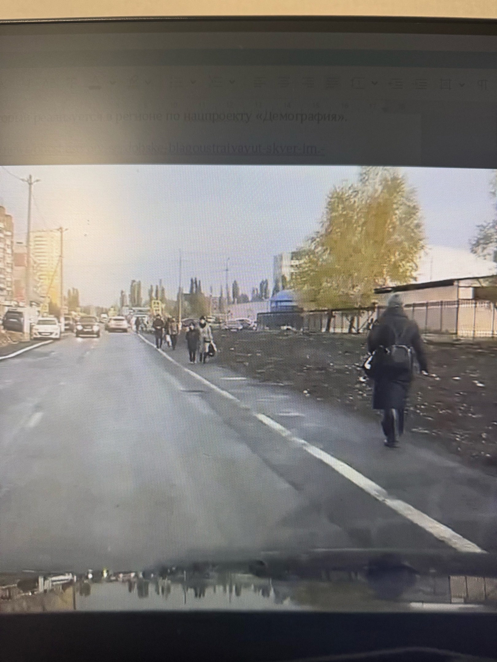 В Пензе на ГПЗ дети вынуждены идти в школу по проезжей части