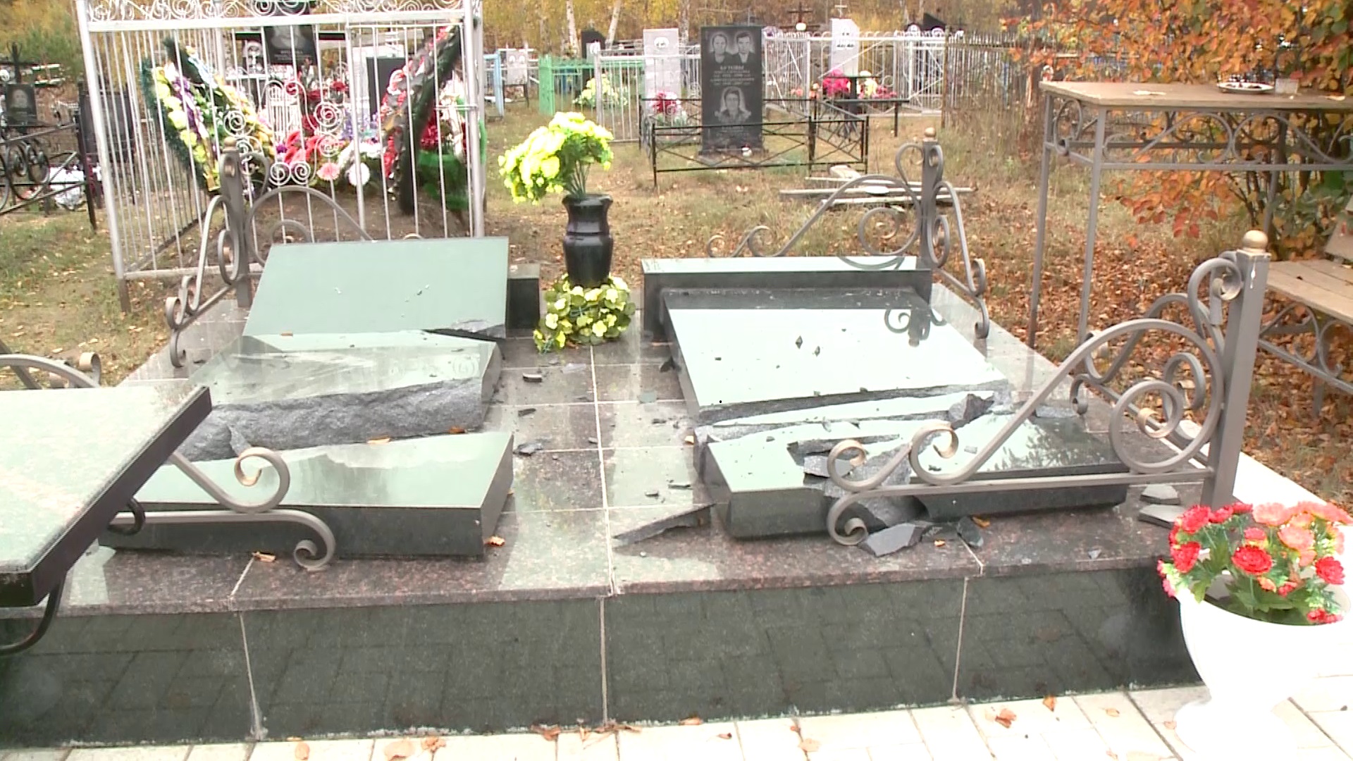 В Пензенском районе нашли вандала, повредившего 30 могил на кладбище