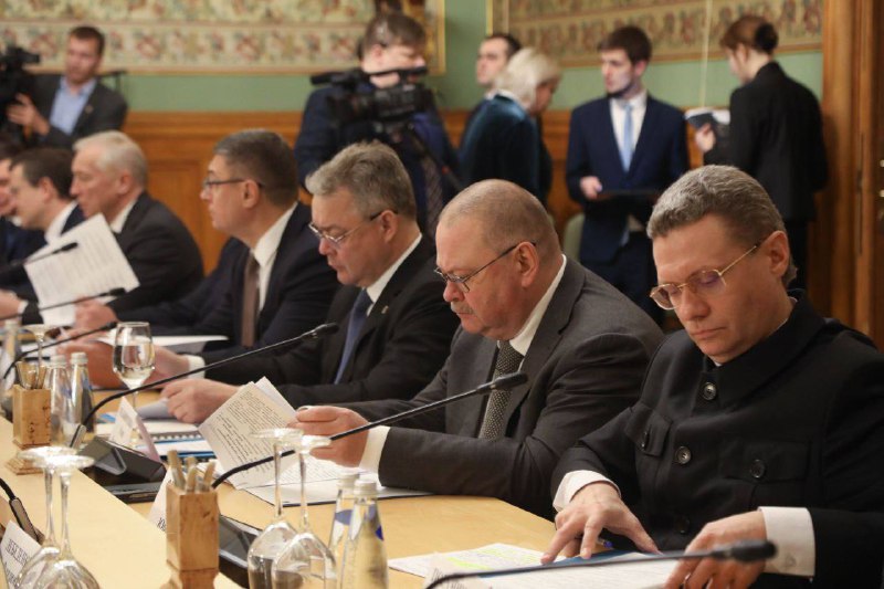 Олег Мельниченко выступил с докладом на заседании в МИД России