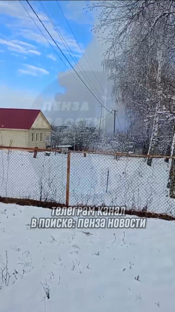 В Бессоновском районе 23 человека тушили горящий дом