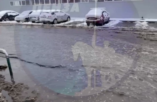 В Пензе улица Терешковой превратилась в бурную реку