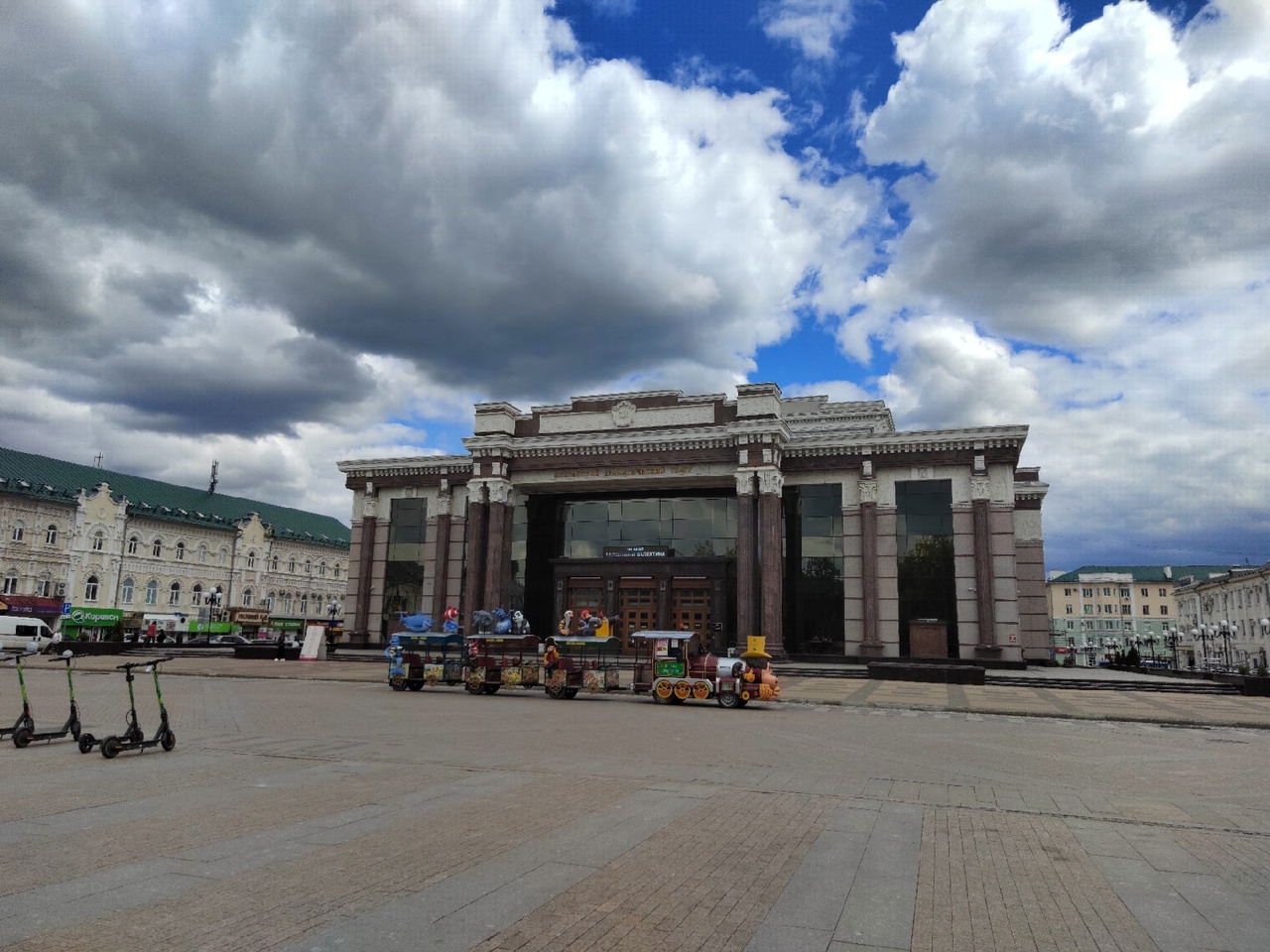 Пензенский драмтеатр ищет советские ковры для нового спектакля