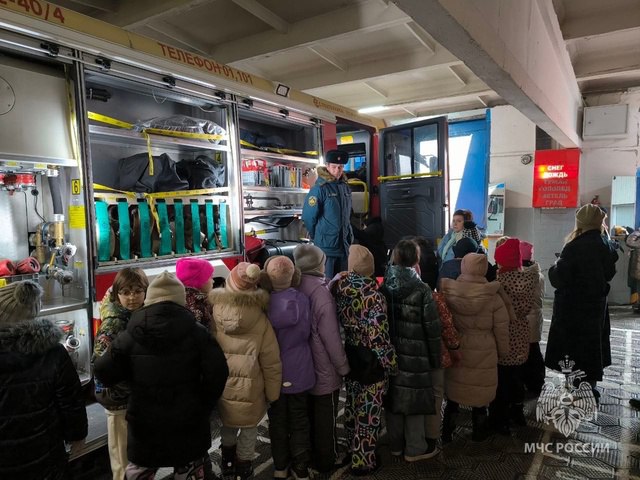 Юные пензенцы познакомились с профессией пожарного