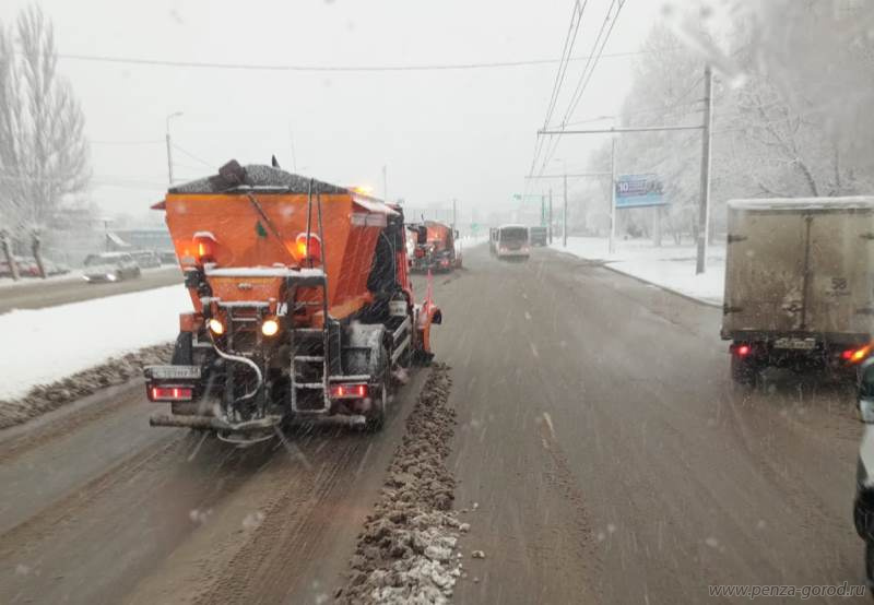 Из-за снегопада в Пензе усилили контроль за уборкой снега с дорог