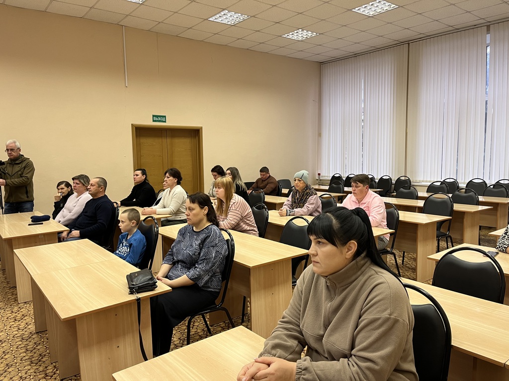 В Кузнецке семьям погибших на СВО военнослужащих вручили Ордена Мужества