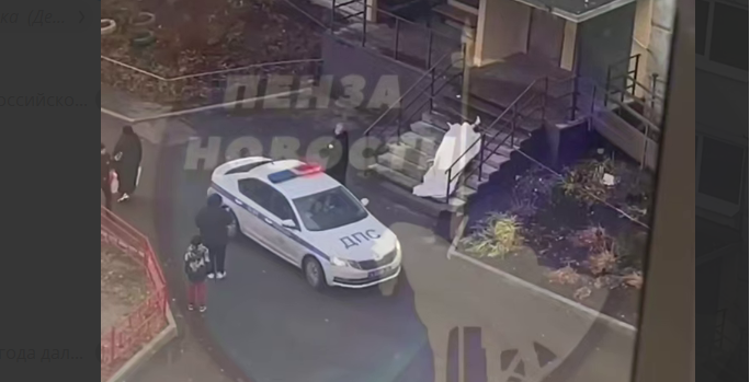 В Пензе на Кижеватова человек упал с верхнего этажа многоэтажки