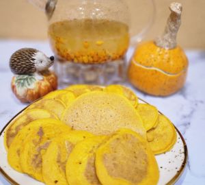 Пышные тыквенные панкейки без муки на завтрак