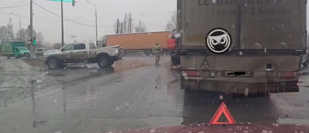 В Пензе авария с фурой частично блокировала поворот на Монтажный с М5