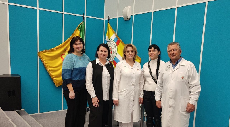 Ольга Чистякова подарила подарки новорожденным в перинатальном центре