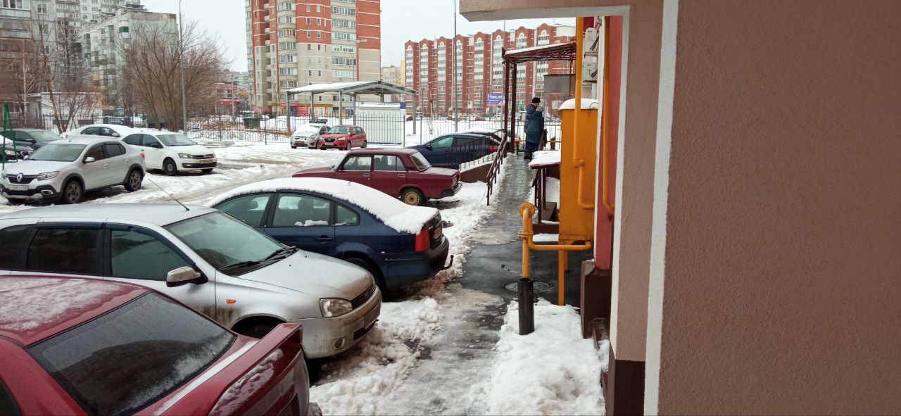 В Пензе росгвардеец помог потерявшейся бабушке