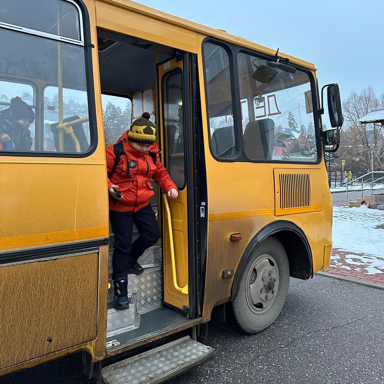 В Пензе начали возить детей из Леонидовки в школу в Ахунах