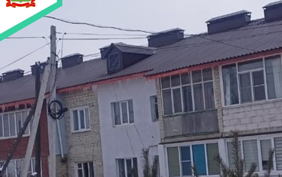 В Грабово подошел к концу капремонт крыши жилого дома