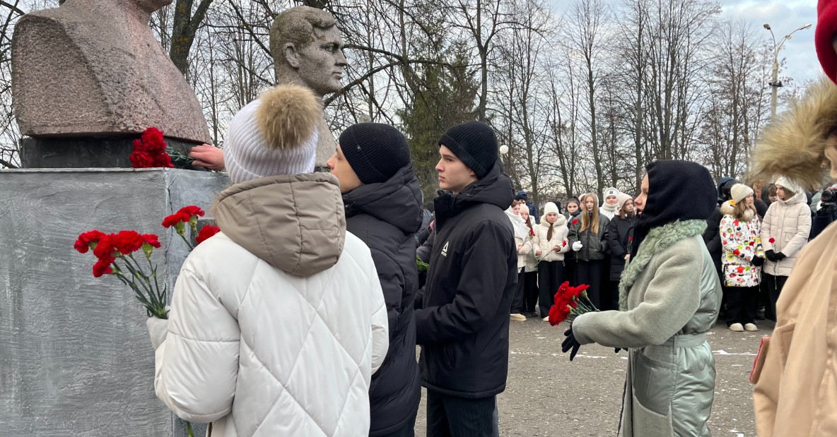 В Кузнецке почтили память Героев Отечества