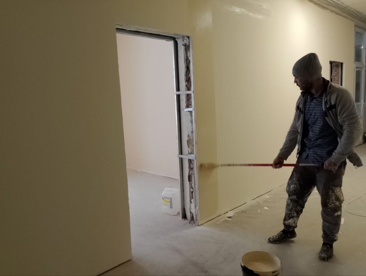 В Иссинской участковой больнице приступили к внутренней отделке