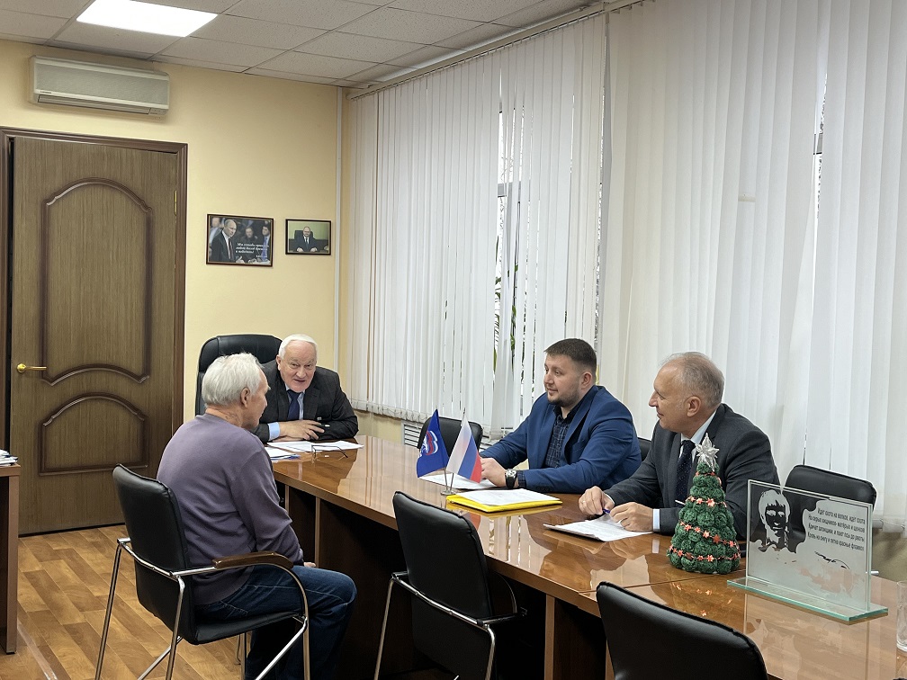 Николай Симонов ответил на вопросы о строительстве поликлиники в Кузнецке