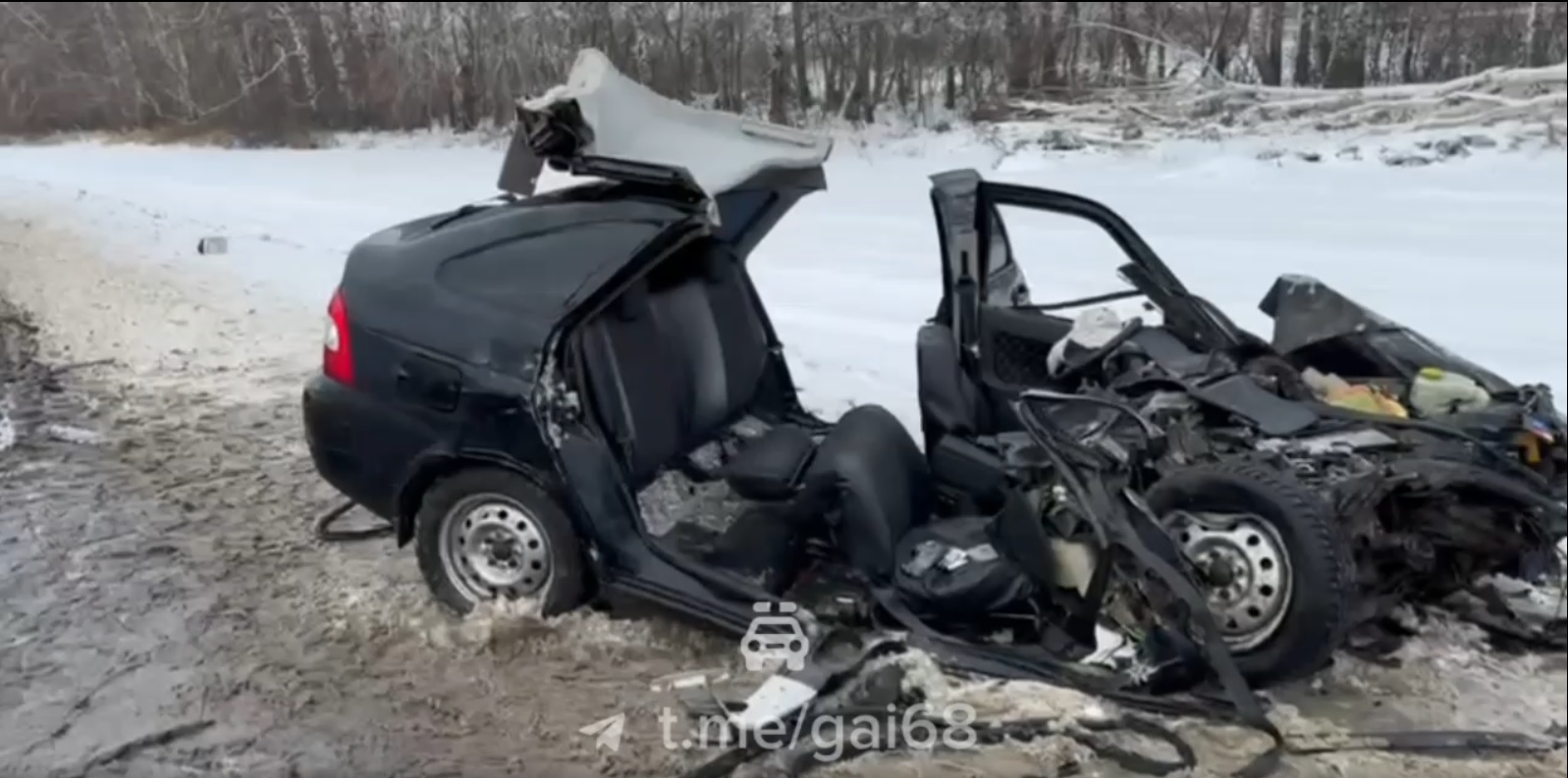 На трассе Тамбов – Пенза разбились две легковушки, один из пассажиров погиб