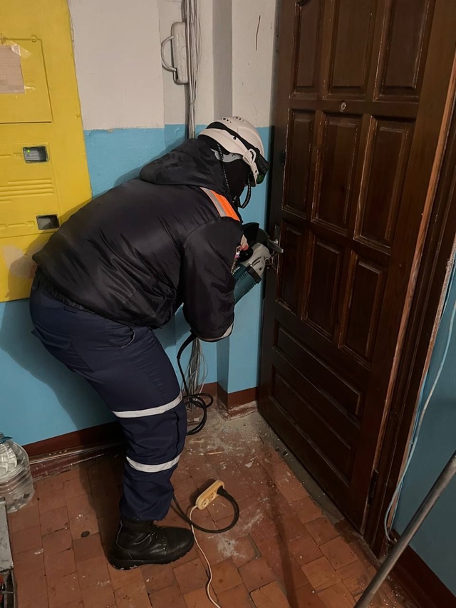 Маленький пензенец заперся дома, спасатели пришли на помощь