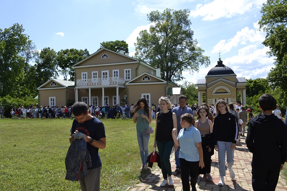 Пензенские «Тарханы» отстают в гонке за место на новой 1000-рублевой купюре