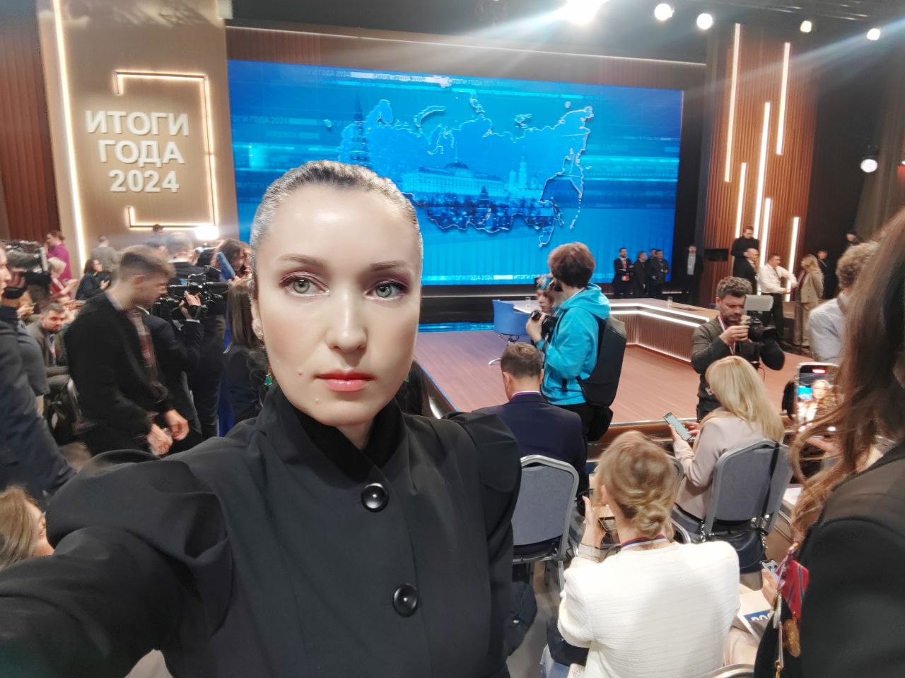 Пензенская делегация в числе первых приступила к работе в зале пресс-конференции Владимира Путина