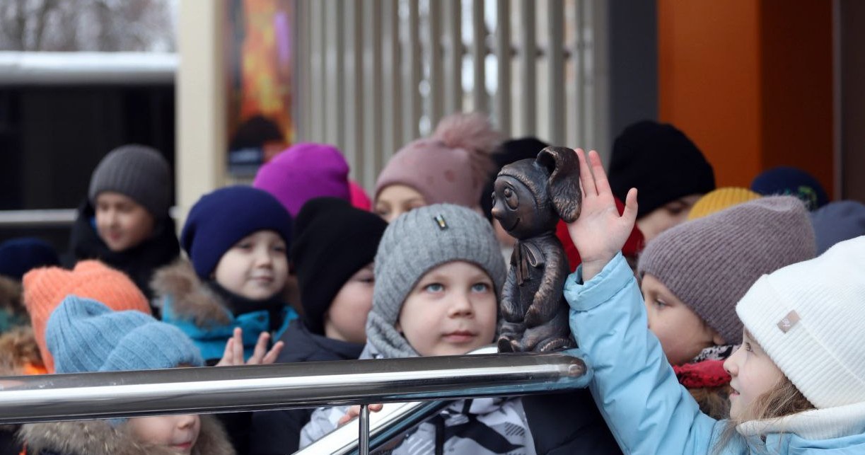 У Пензенского ТЮЗа поселился бронзовый волшебник Тюзя