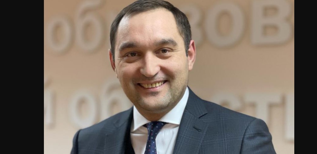 В Минобре не подтвердили информацию о возможной отставке Алексея Комарова