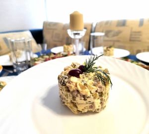 Новогодний стол подорожал на 13,5%, средний чек — 9140 рублей