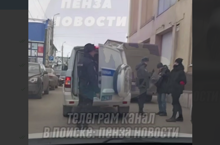 Серия задержаний у ЦУМа в Пензе: что происходит?