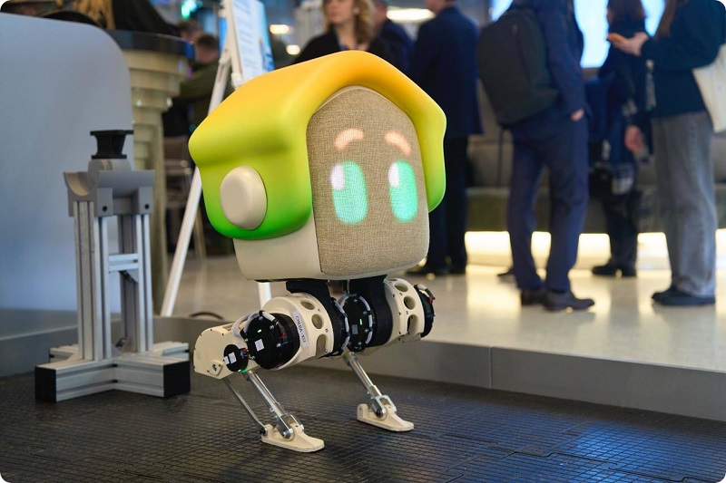 На AI Journey Сбер презентовал целое семейство роботов-помощников