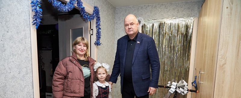 Вадим Супиков поддержал многодетную семью в рамках акции «Елка желаний»