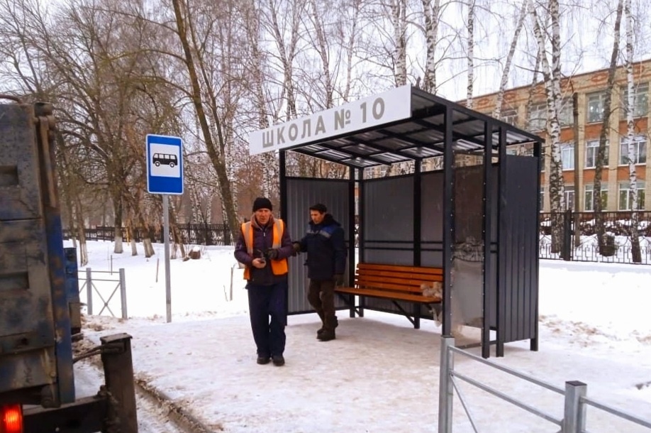 В Сердобске на улице Ленина появились новые остановочные павильоны