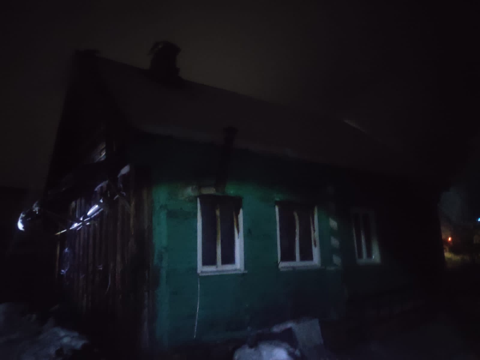 В Никольске ночной пожар уничтожил жилой дом