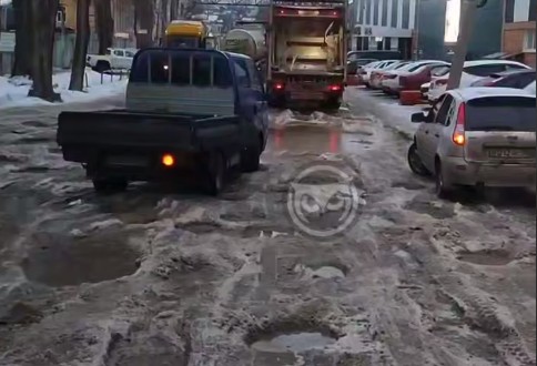 Улица Байдукова в Пензе: ямы, пробки и возмущение горожан