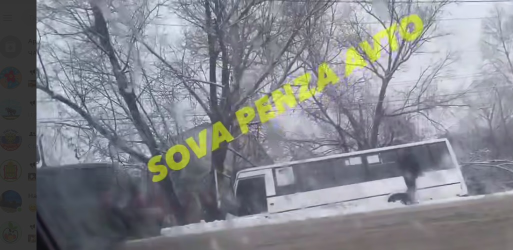 Снегопад и ледяной дождь спровоцировали жесткие ДТП 4 января в Пензе