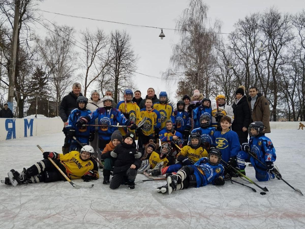 Андрей Кудинов встретился с юными хоккеистами Спасского района