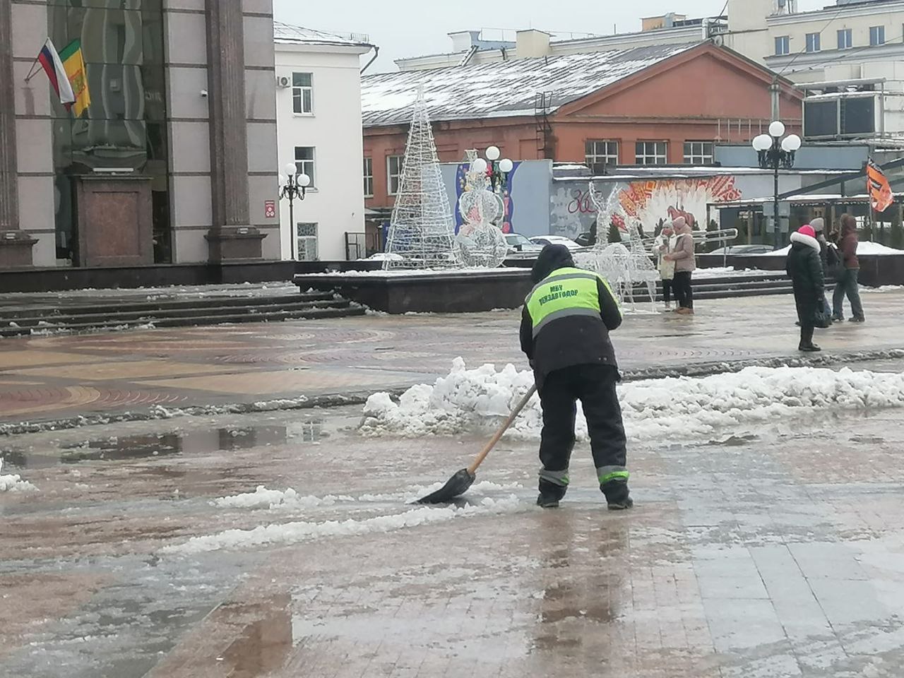 В пензенском УЖКХ рассказали, как убирают дороги в Пензе в снегопад
