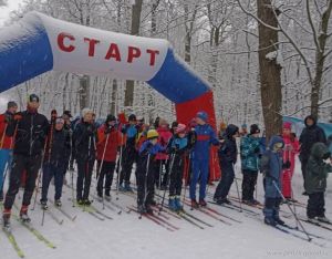 800 любителей лыжного спорта собрались 4 января на Олимпийской аллее в Пензе